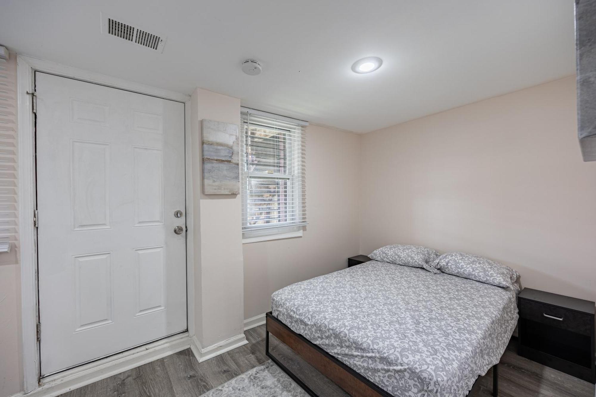 Cozy Apartment In Dc With Private Parking Washington Exterior photo